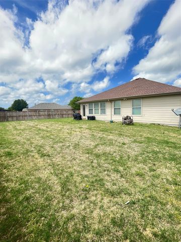 301 Long Prairie Drive, Forney, TX 75126