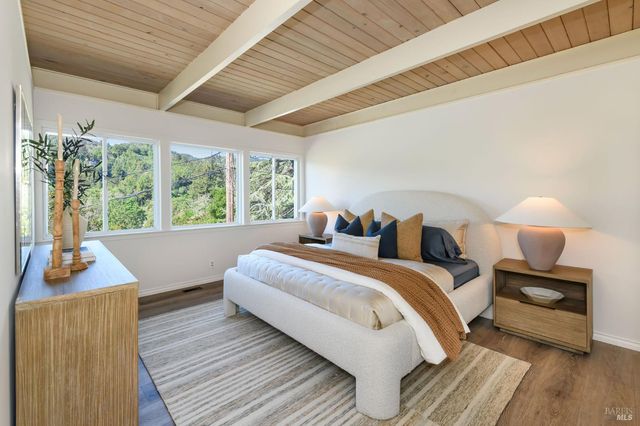 18 San Miguel Ct, Fairfax, CA 94930