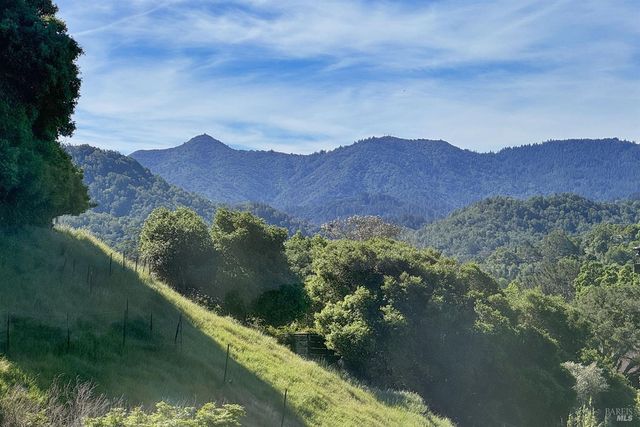 18 San Miguel Ct, Fairfax, CA 94930