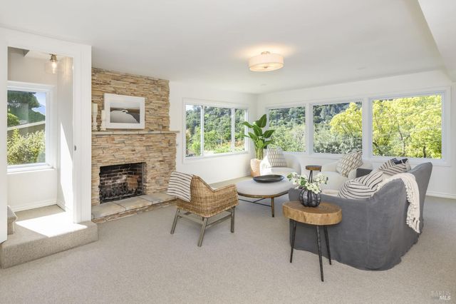 18 San Miguel Ct, Fairfax, CA 94930