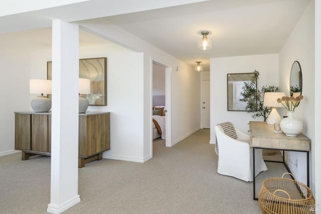 18 San Miguel Ct, Fairfax, CA 94930