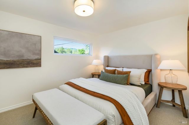 18 San Miguel Ct, Fairfax, CA 94930