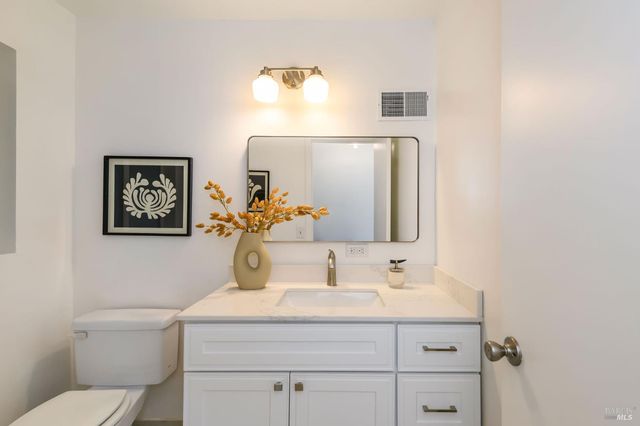 18 San Miguel Ct, Fairfax, CA 94930