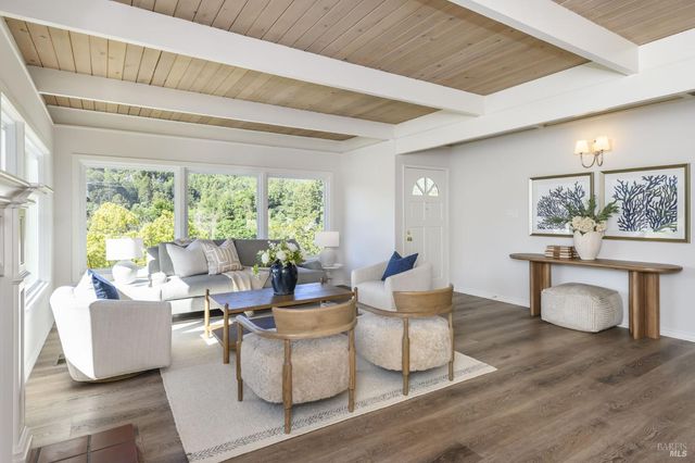 18 San Miguel Ct, Fairfax, CA 94930