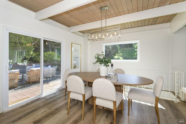 18 San Miguel Ct, Fairfax, CA 94930