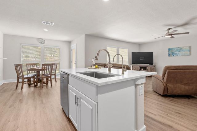 20102 Lee LN, Lago Vista, TX 78645