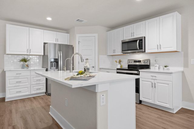 20102 Lee LN, Lago Vista, TX 78645