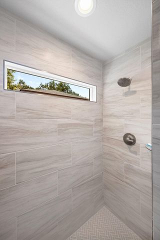 20102 Lee LN, Lago Vista, TX 78645