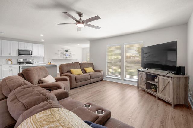 20102 Lee LN, Lago Vista, TX 78645