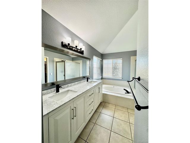 5151 S Bahama Ct, Centennial, CO 80015