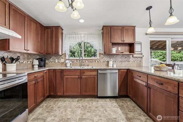 9605 208th Avenue E, Bonney Lake, WA 98391