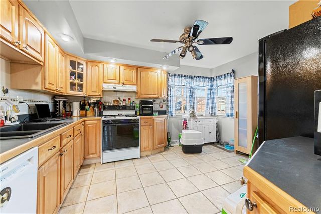 27616 Sheridan Street, Garden City, MI 48135