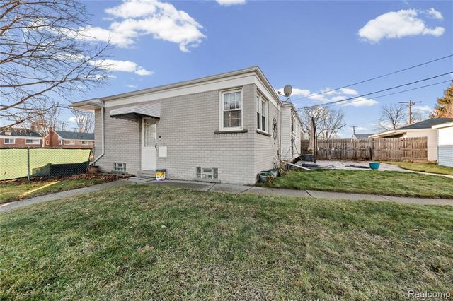 27616 Sheridan Street, Garden City, MI 48135