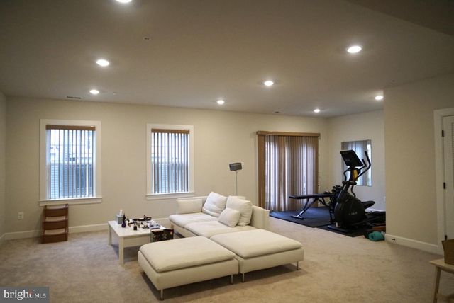 730 QUARRY POINT RD, Malvern, PA 19355