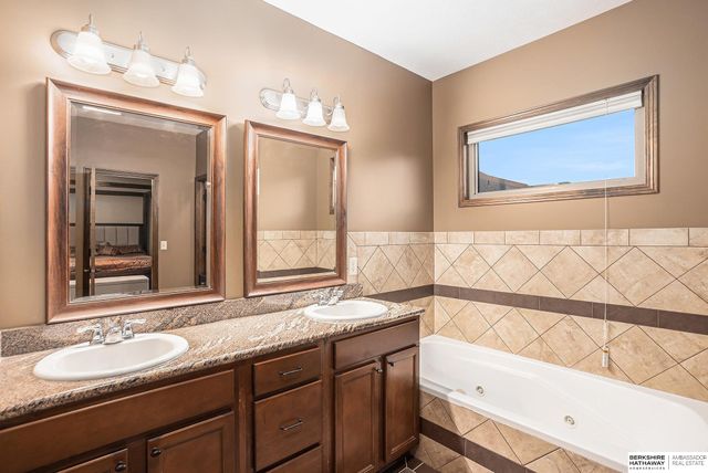 8922 S 29th Street, Lincoln, NE 68516