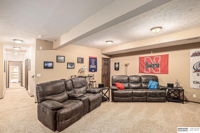 8922 S 29th Street, Lincoln, NE 68516