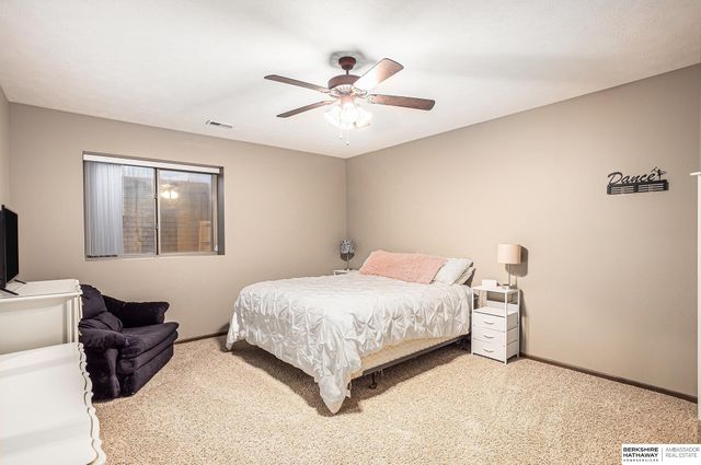 8922 S 29th Street, Lincoln, NE 68516