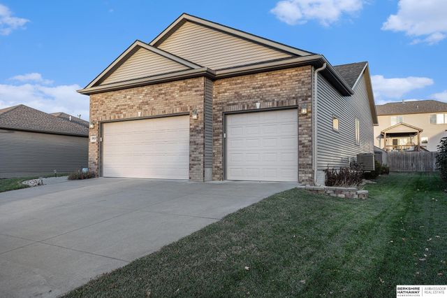 8922 S 29th Street, Lincoln, NE 68516