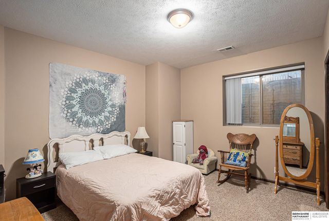 8922 S 29th Street, Lincoln, NE 68516