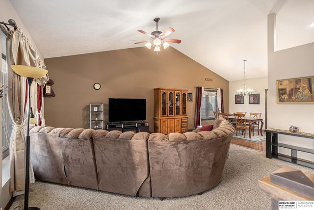 8922 S 29th Street, Lincoln, NE 68516