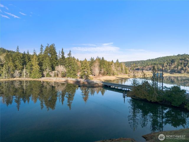 730 NE Black Bear Road, Belfair, WA 98528