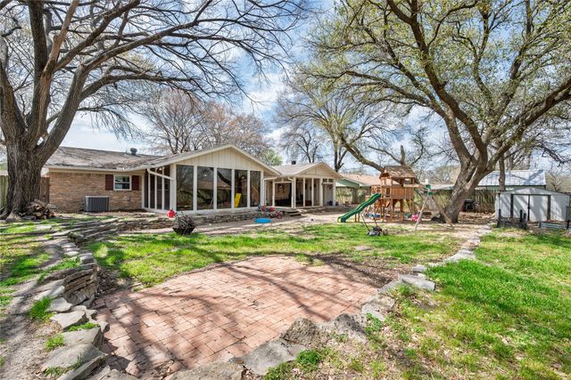 810 S Avenue O, Clifton, TX 76634