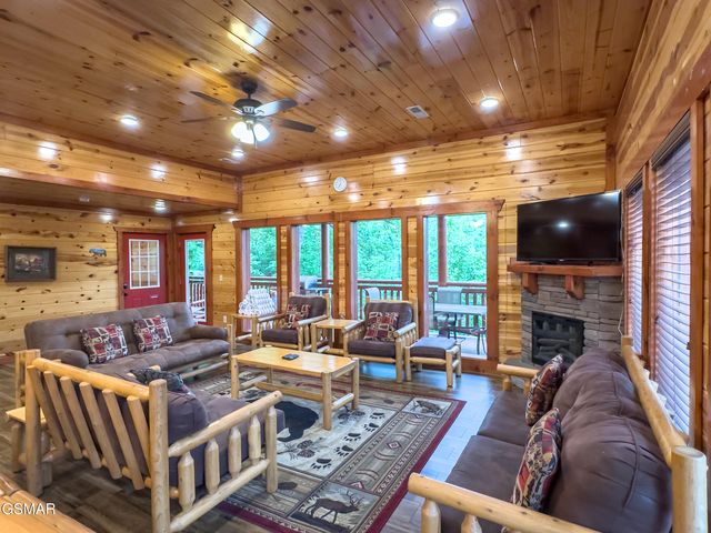 2316 Boulder Way, Sevierville, TN 37862