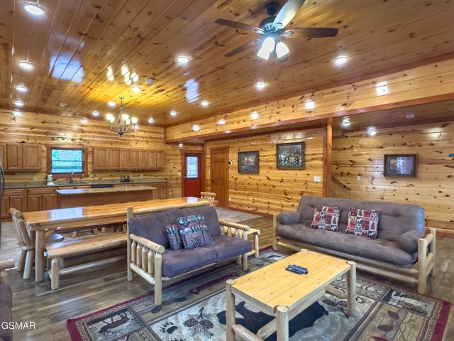 2316 Boulder Way, Sevierville, TN 37862