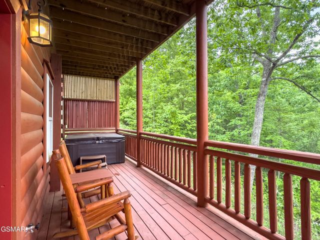 2316 Boulder Way, Sevierville, TN 37862