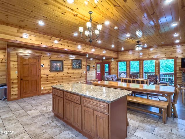 2316 Boulder Way, Sevierville, TN 37862