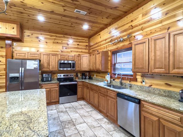 2316 Boulder Way, Sevierville, TN 37862