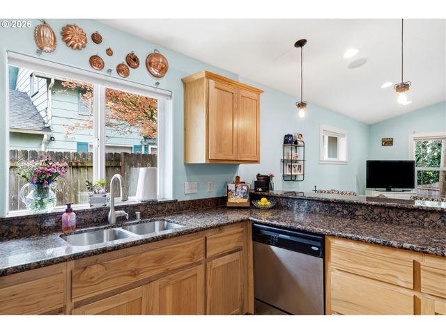 904 HIGHLAND St, Ridgefield, WA 98642