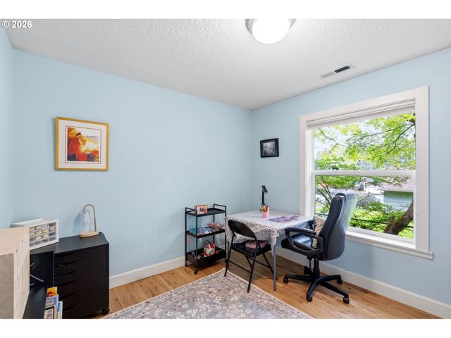 904 HIGHLAND St, Ridgefield, WA 98642