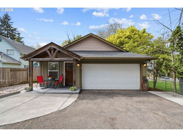 904 HIGHLAND St, Ridgefield, WA 98642