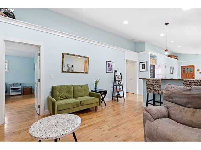 904 HIGHLAND St, Ridgefield, WA 98642