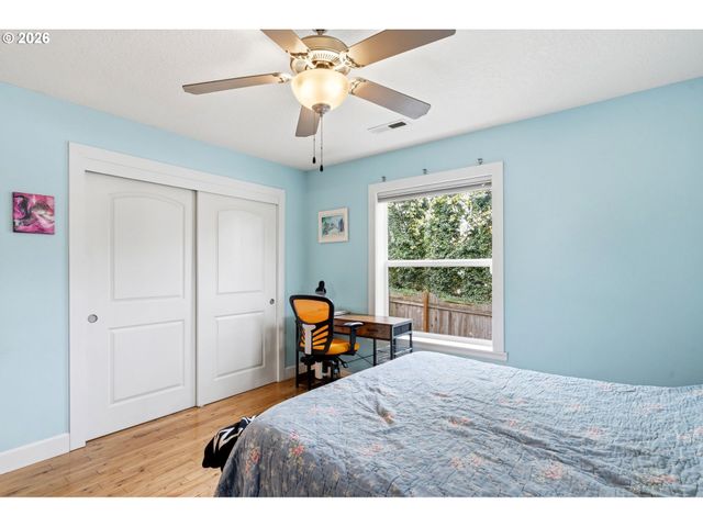 904 HIGHLAND St, Ridgefield, WA 98642