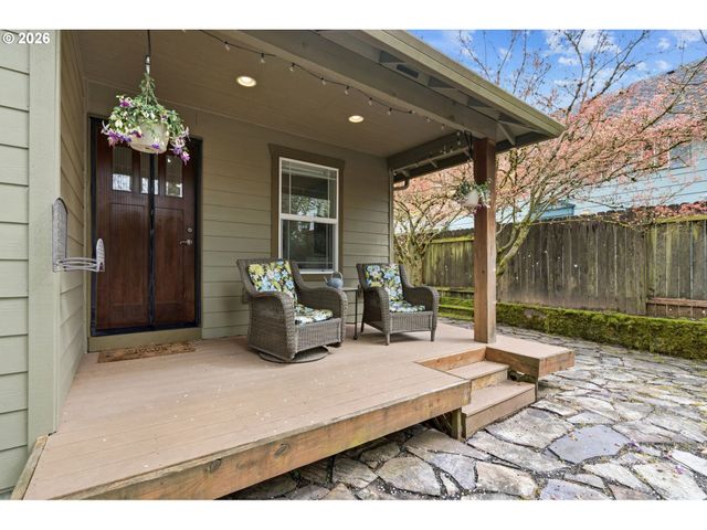 904 HIGHLAND St, Ridgefield, WA 98642