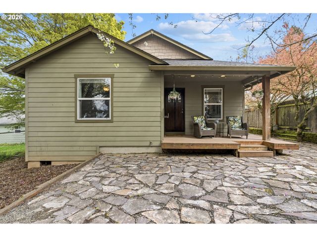 904 HIGHLAND St, Ridgefield, WA 98642