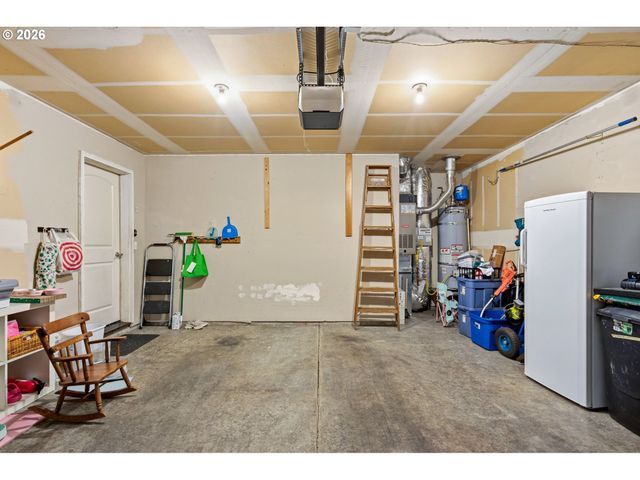 904 HIGHLAND St, Ridgefield, WA 98642