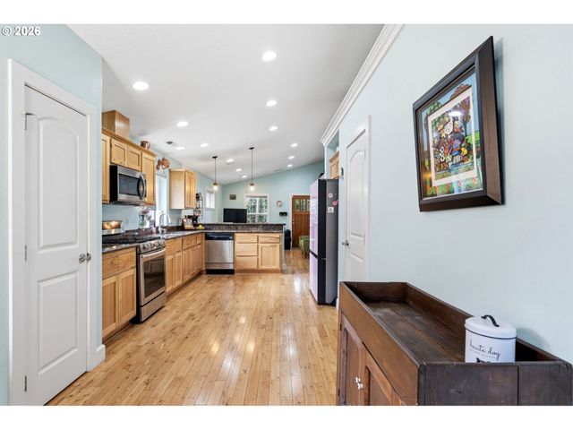 904 HIGHLAND St, Ridgefield, WA 98642