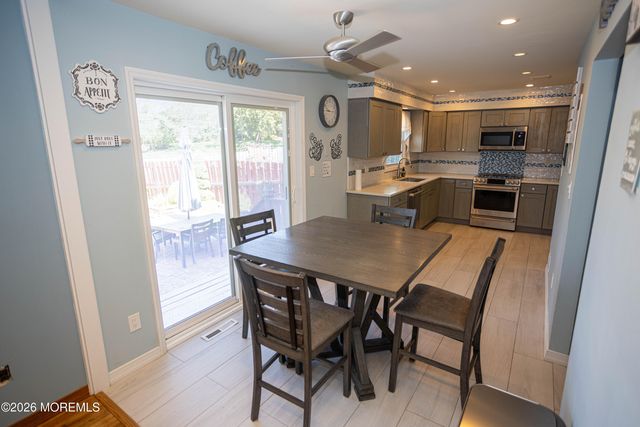 4 Cheltenham Place 604, Sayreville, NJ 08872