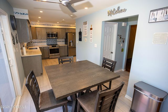 4 Cheltenham Place 604, Sayreville, NJ 08872