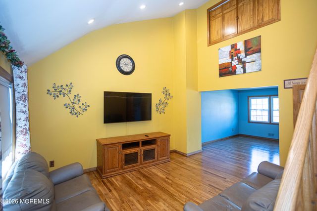 4 Cheltenham Place 604, Sayreville, NJ 08872