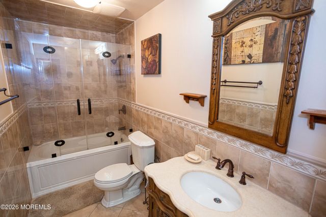 4 Cheltenham Place 604, Sayreville, NJ 08872