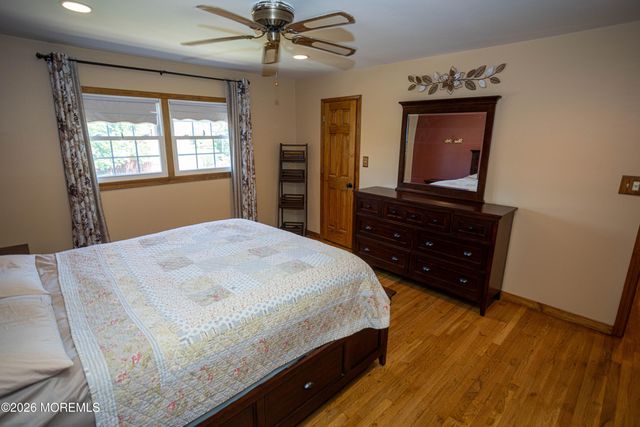 4 Cheltenham Place 604, Sayreville, NJ 08872