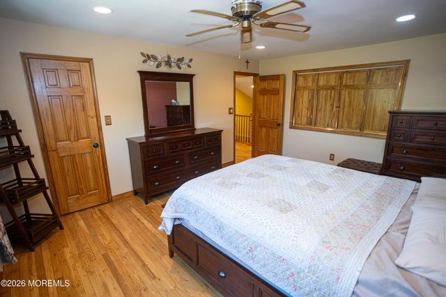 4 Cheltenham Place 604, Sayreville, NJ 08872