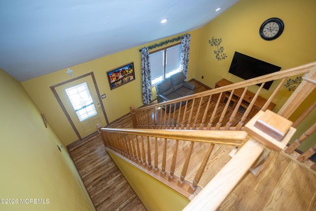4 Cheltenham Place 604, Sayreville, NJ 08872