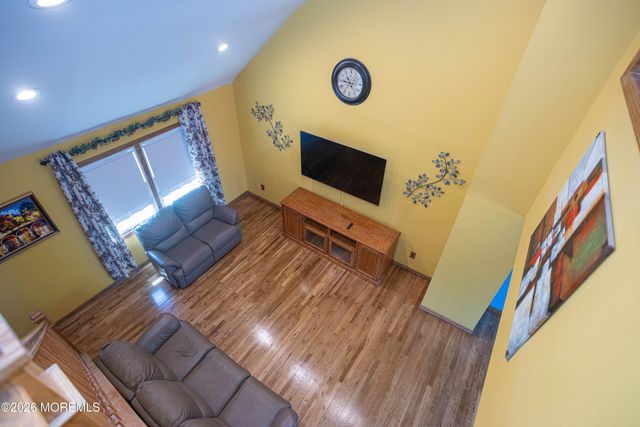 4 Cheltenham Place 604, Sayreville, NJ 08872