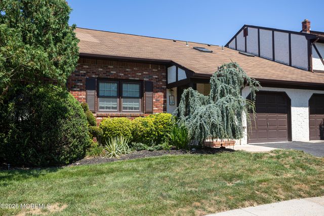 4 Cheltenham Place 604, Sayreville, NJ 08872