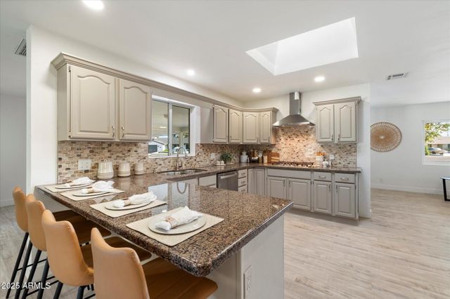 8228 E Oak Street, Scottsdale, AZ 85257